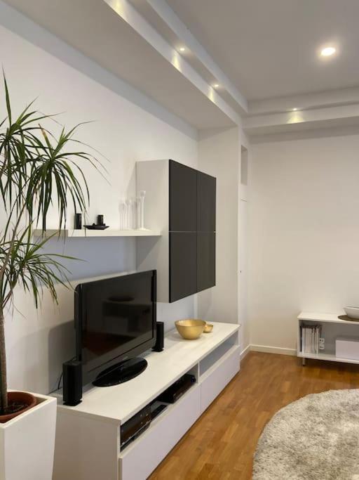 Thesan Lodge, Chic & Modern Design Apartment Grosseto Bagian luar foto
